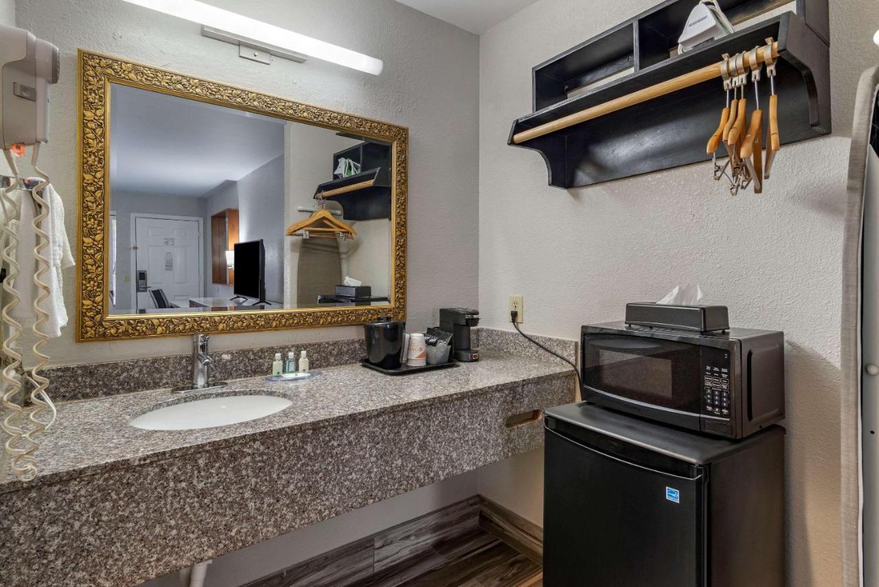 Quality Inn Covington Bagian luar foto
